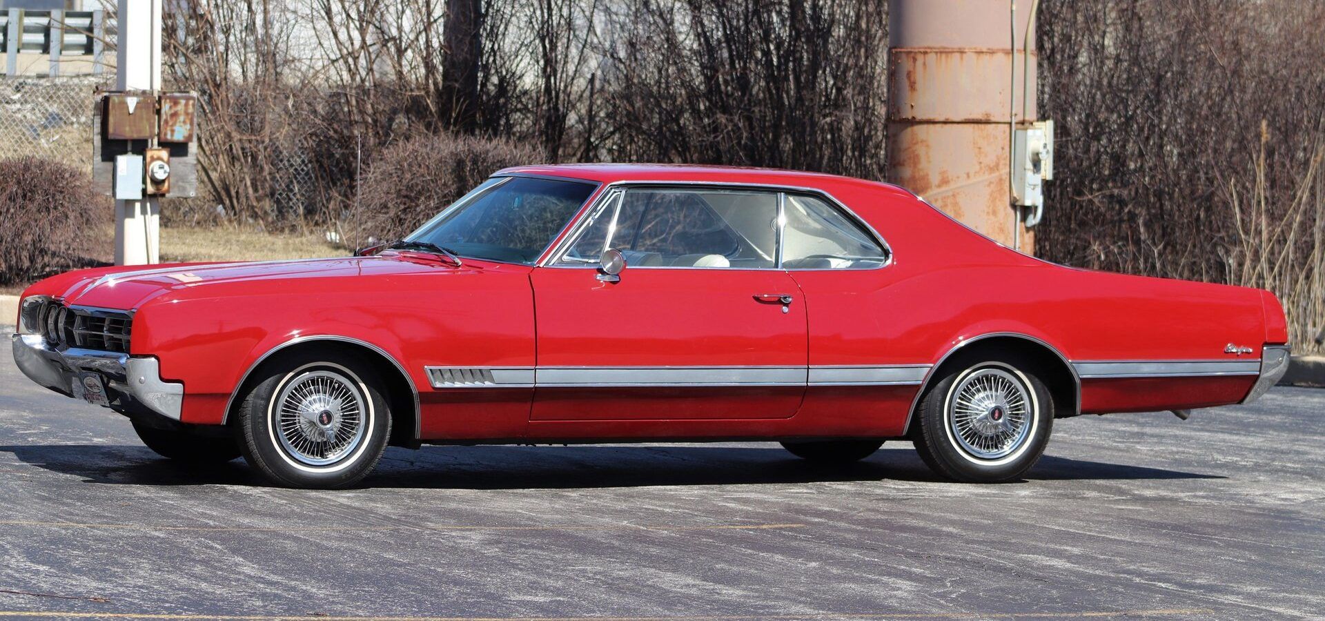 1966 Oldsmobile Starfire: The Last Full-Size Starfire, Lost In the Shadow Of The Toronado 5 Left front 3q view of a 1966 Oldsmobile two-door hardtop