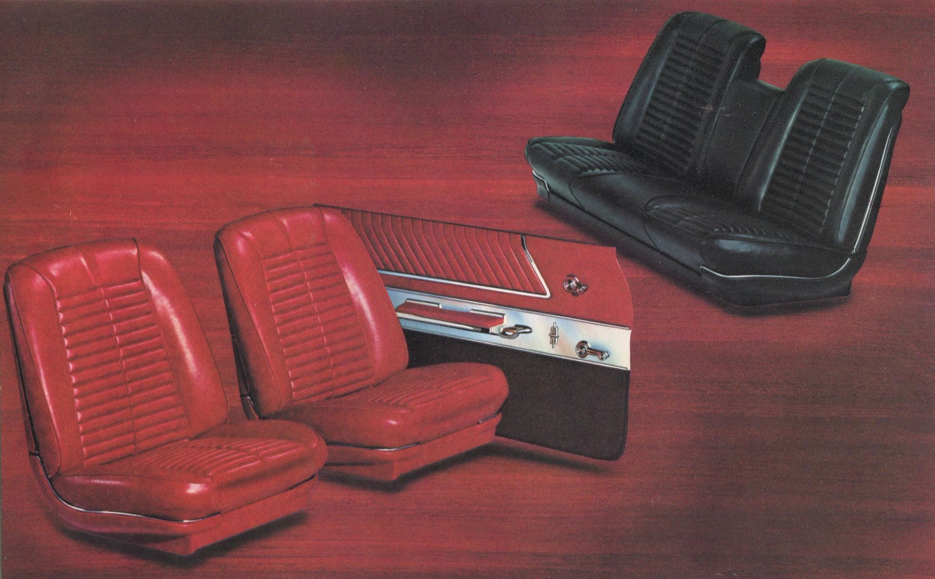 1966 Oldsmobile Starfire: The Last Full-Size Starfire, Lost In the Shadow Of The Toronado 16 Oldsmobile dealer Colors and Fabrics excerpt showing a color photo of the bucket seats and optional Strato Bench seat of the 1966 Starfire
