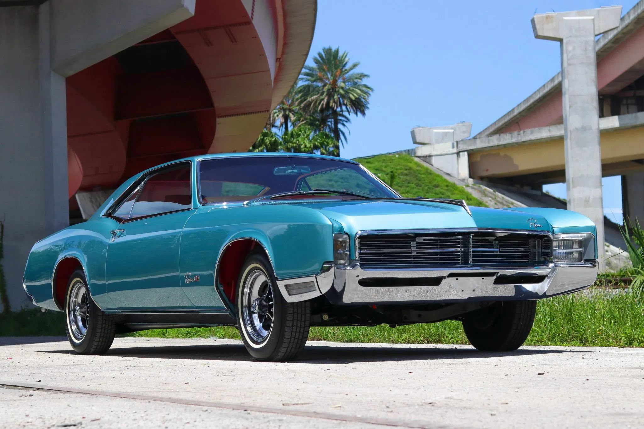 Vintage Review: 1976 Buick Riviera – "Once Big, Flashy, Fast And Unique, It Is Now Simply Big" 20 Right front 3q view of a 1967 Buick Riviera