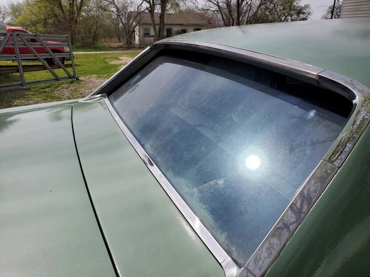 1963 Mercury Monterey S-55 Two-Door Hardtop: One-Year-Only Bucket-Seat Breezeway 35 Back window of a 1967 Mercury sedan, with the glass recessed a few inches from the molding