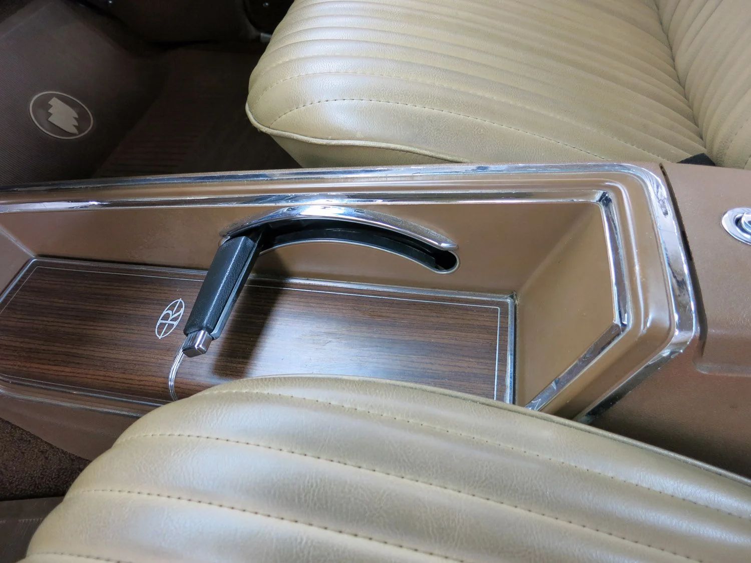 1970 Buick Riviera GS: This Unloved Riviera Was Inspired By A Spectacular Prewar Classic 22 Center console of a 1970 Riviera