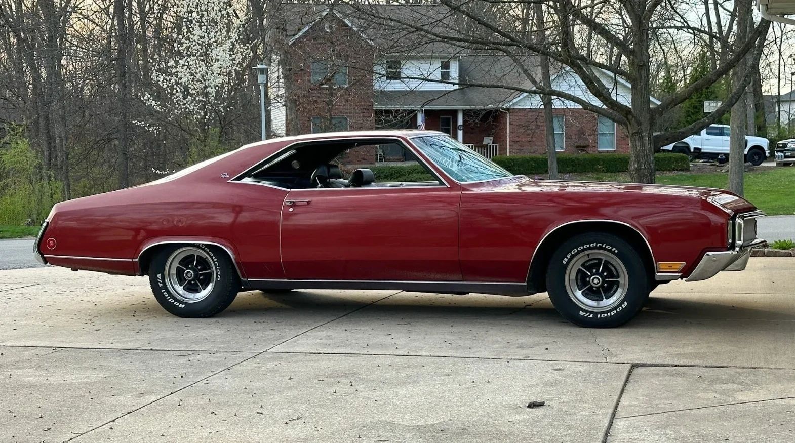 1970 Buick Riviera GS: This Unloved Riviera Was Inspired By A Spectacular Prewar Classic 26 Right side view of a 1970 Riviera