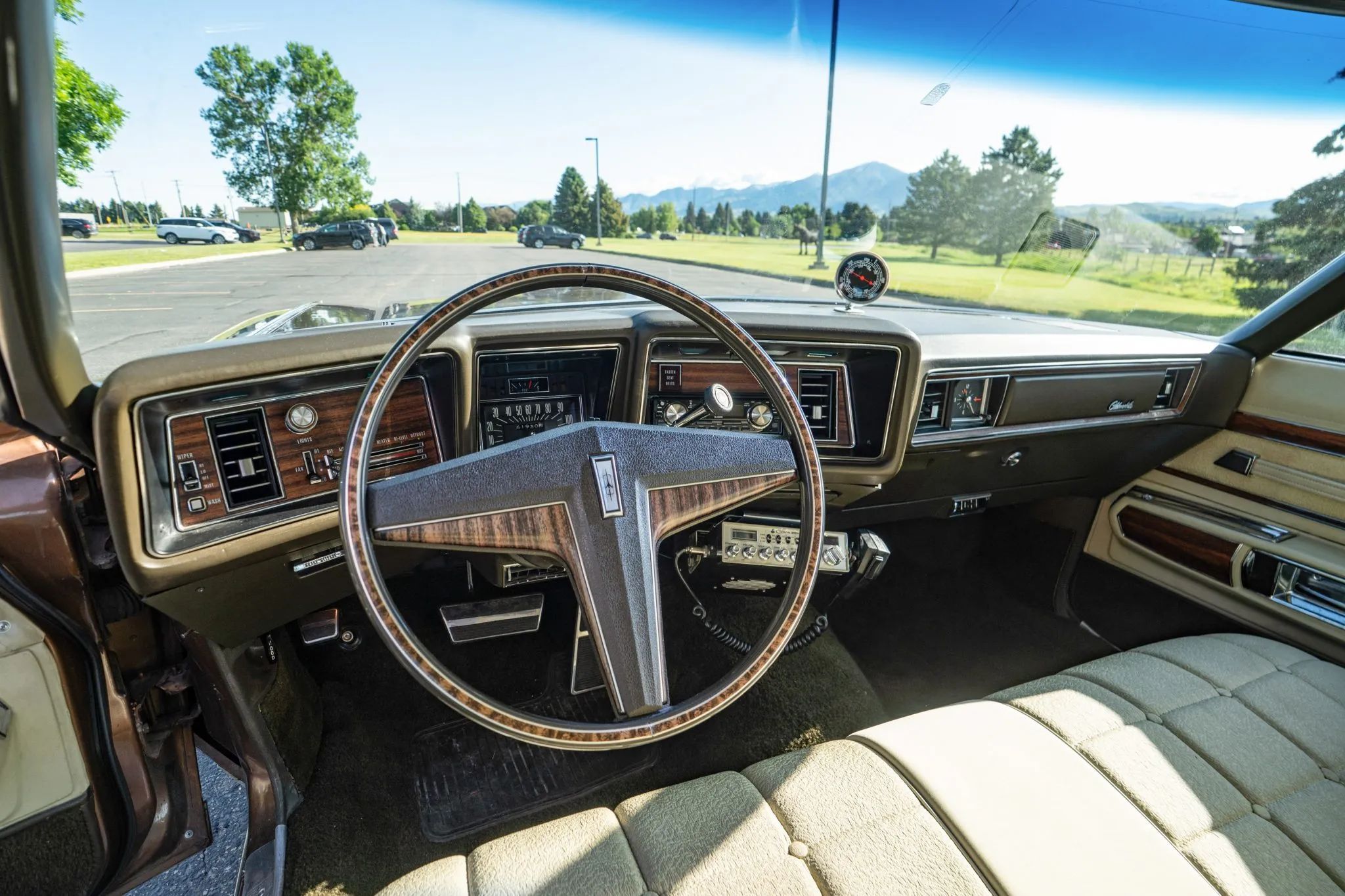 1972 Oldsmobile Ninety-Eight Luxury Sedan: A Full-Size Luxury Bargain From Big Sky Country 16 Dashboard of a 1972 Oldsmobile