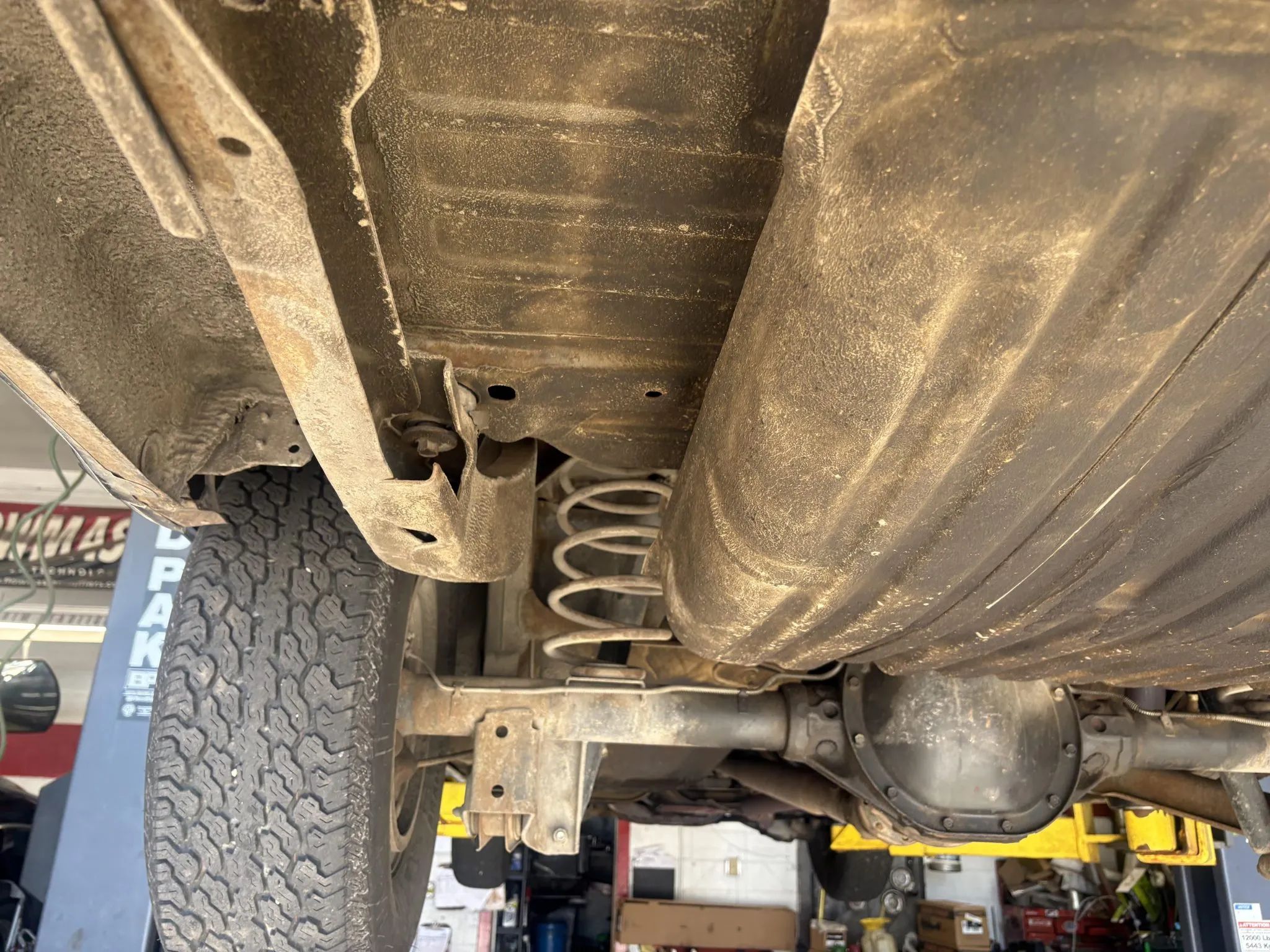 1972 Oldsmobile Ninety-Eight Luxury Sedan: A Full-Size Luxury Bargain From Big Sky Country 15 Right rear suspension and axle of a 1972 Oldsmobile, seen from underneath