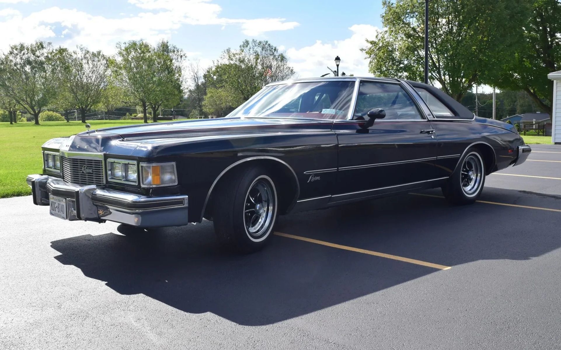 Vintage Review: 1976 Buick Riviera – "Once Big, Flashy, Fast And Unique, It Is Now Simply Big" 21 Left front 3q view of a 1976 Riviera
