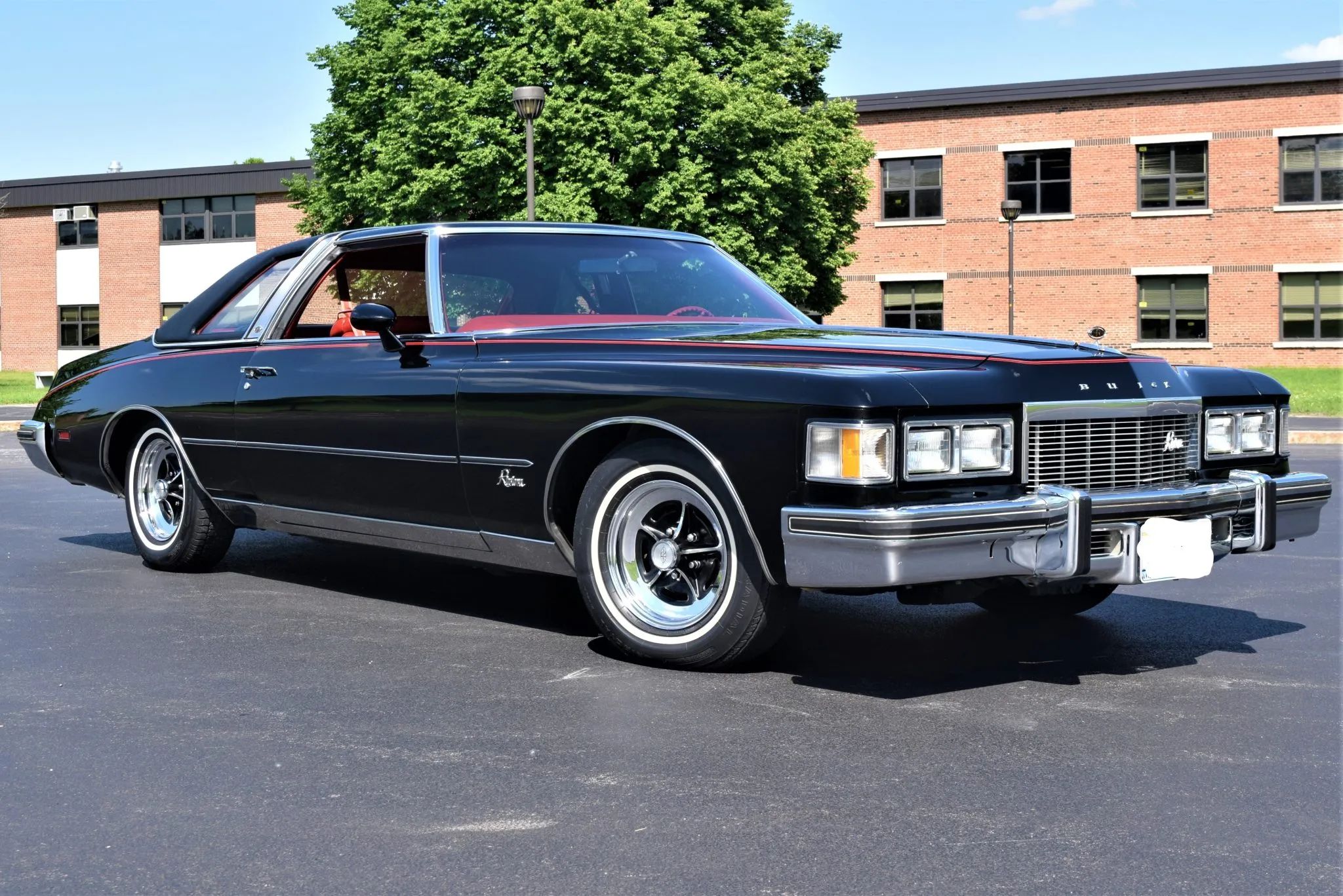 Vintage Review: 1976 Buick Riviera – "Once Big, Flashy, Fast And Unique, It Is Now Simply Big" 6 Right front 3q view of a 1976 Riviera
