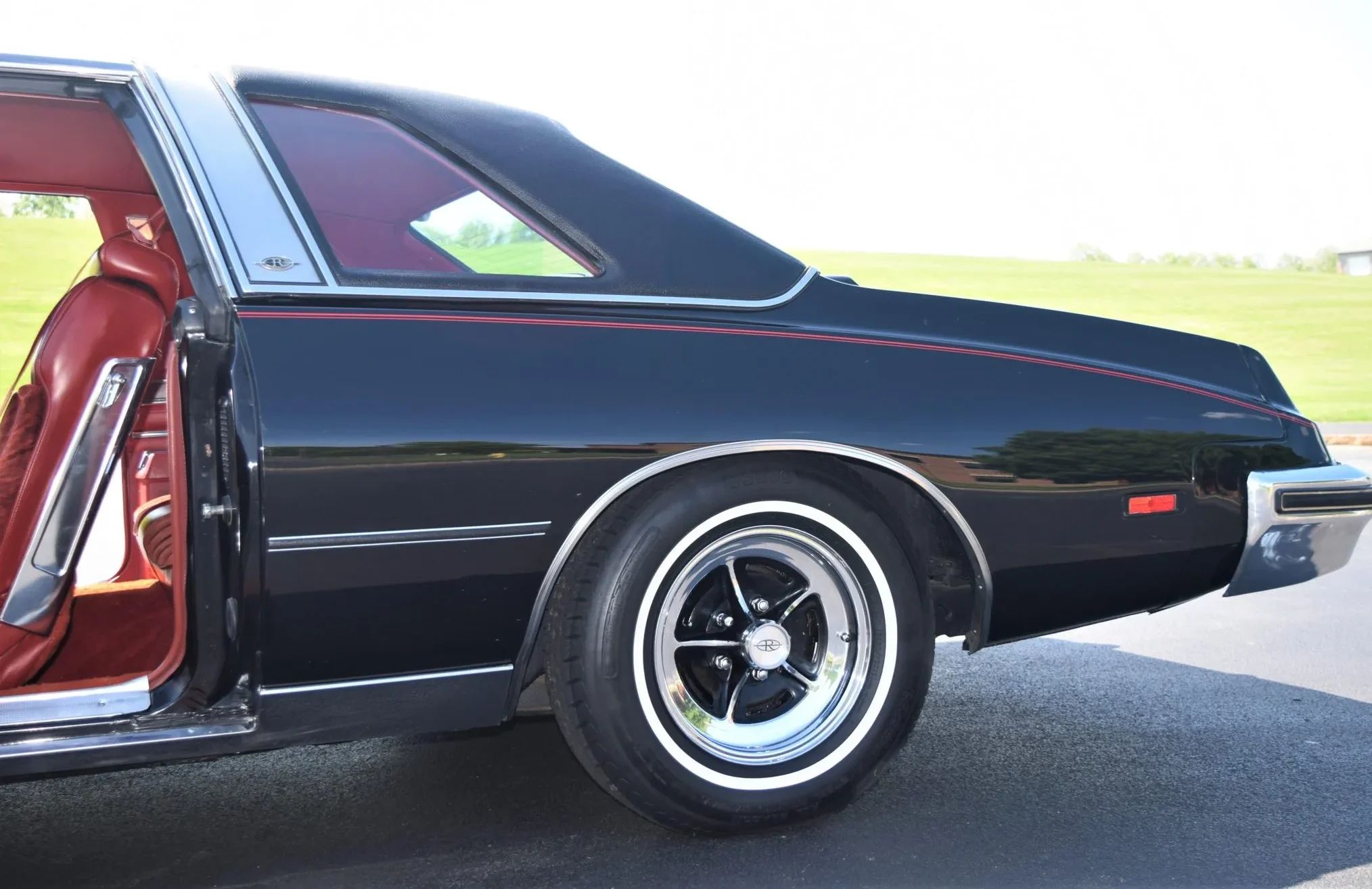 Vintage Review: 1976 Buick Riviera – "Once Big, Flashy, Fast And Unique, It Is Now Simply Big" 11 Left rear fender of a 1976 Riviera