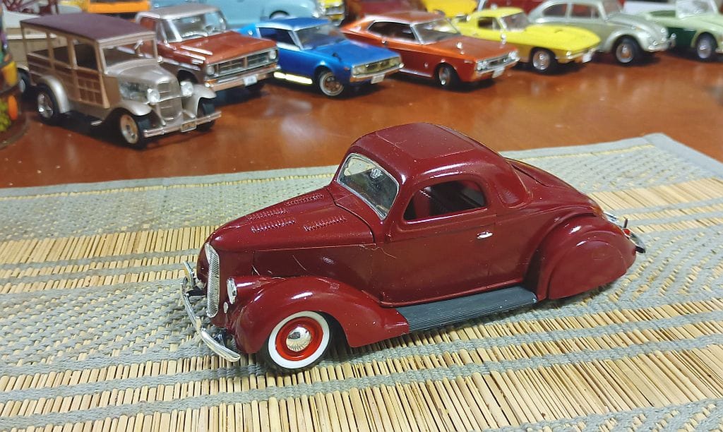My Favorite Model Car Kits: Ten Pre-’48 Classics 11 36 Coupe R4