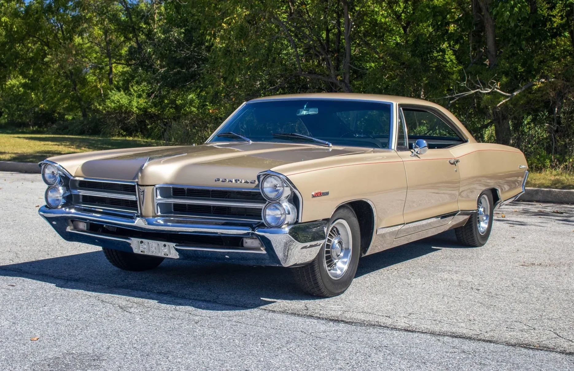 1964 Pontiac Catalina Ventura: When Choosing A Favorite Big Pontiac, Why Not A '64? 3 Driver front 3q picture of gold 1965 Pontiac Catalina hardtop
