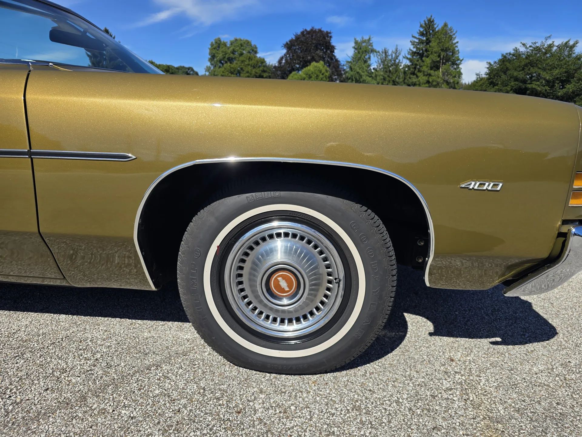 1972 Chevrolet Impala Convertible: The Best Neighbors Buy The Best-Looking Of The "Big" Chevy B-Bodies 3 1972 Chevrolet Impala Convertible passenger front fender with "400" emblem"