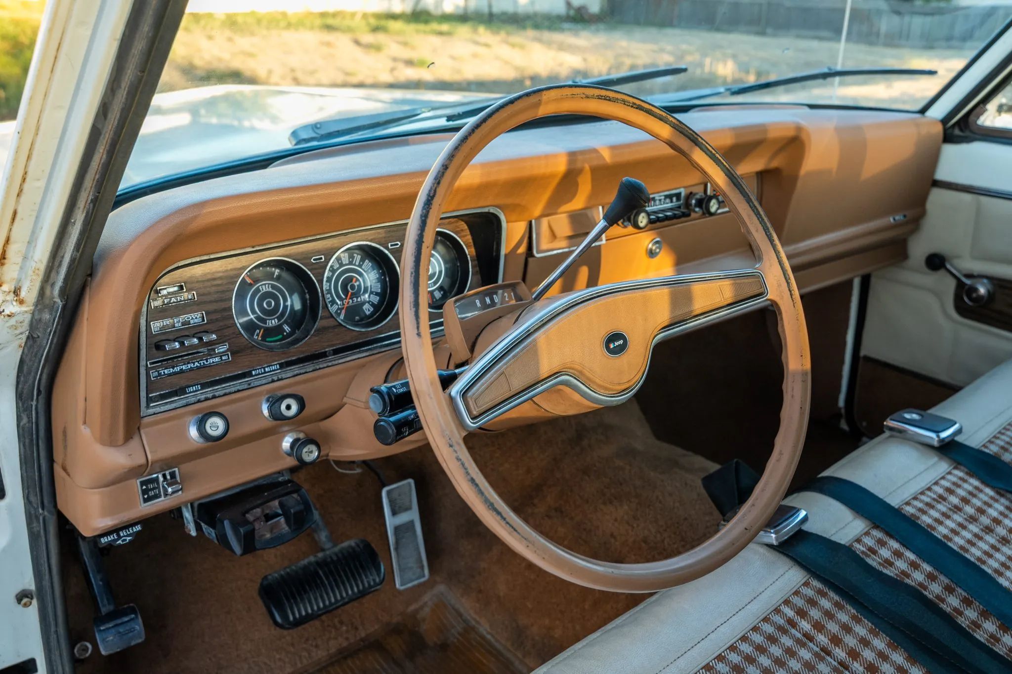 1975 Jeep Wagoneer Custom: A 401-Powered, No-Reserve Example Of America's Greatest Automotive Industrial Design 3 Tan instrument panel of 1975 Jeep Wagoneer Custom 4x4