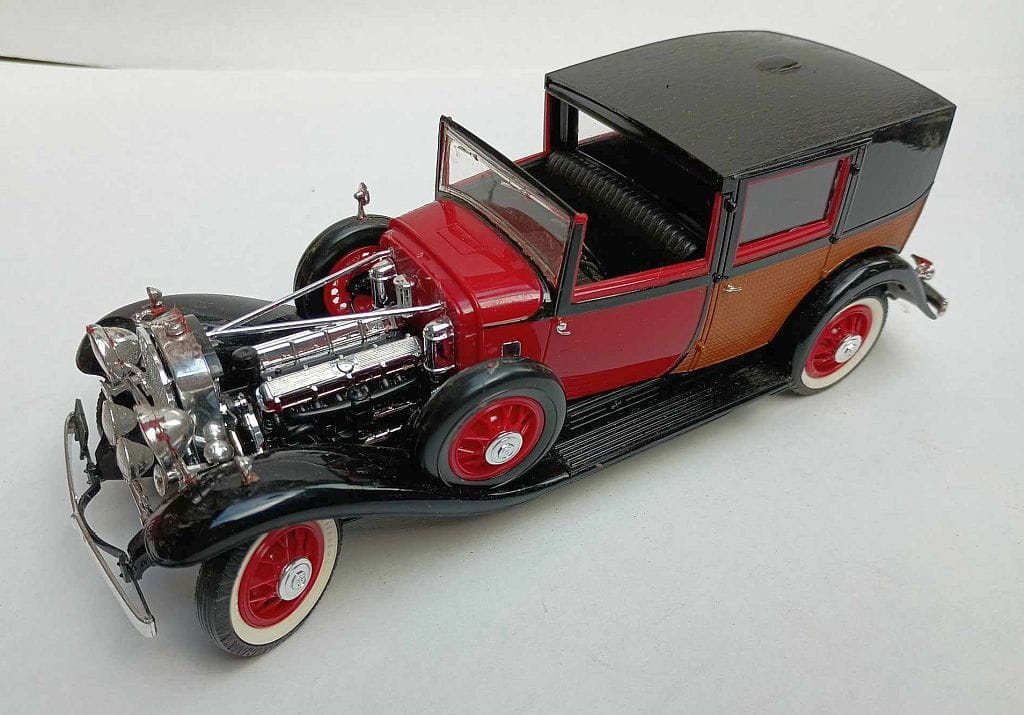 My Favorite Model Car Kits: Ten Pre-’48 Classics 33 Cad V16 6