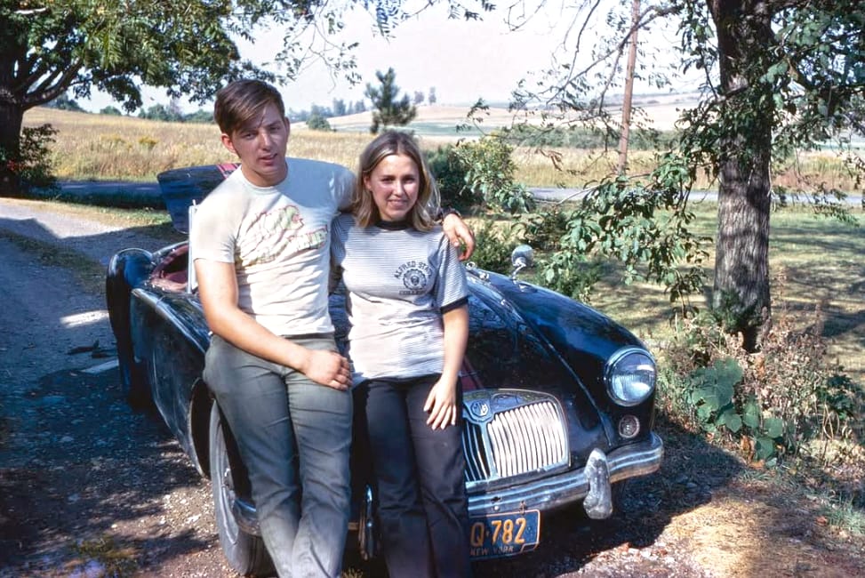 The Cars We Loved, and the People Who Drove Them: Vintage Photos 1960s–’70s 9 Captura de pantalla 2026 06 11 19.35.14