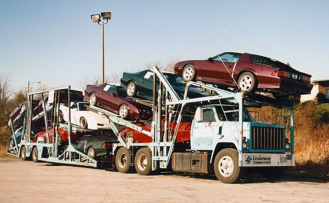 Pretty Rad: Truckloads of 1980s Firebirds and Camaros 5 Captura de pantalla 2026 09 29 15.30.20