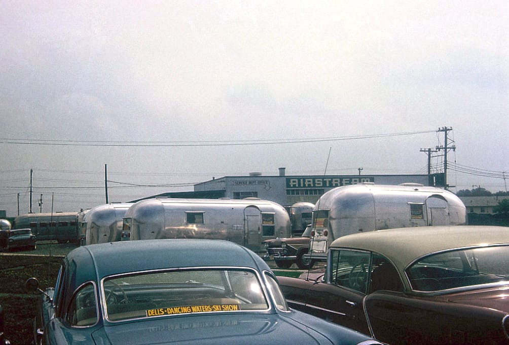 Classic Cars at Work: Vintage Photos Of Industrial Sites -- 1950s-1960s 6 Captura de pantalla 2026 10 06 16.37.49