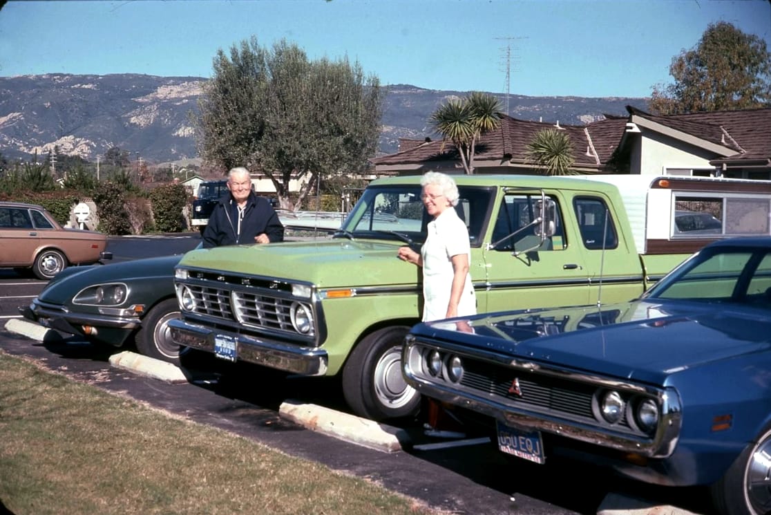 The Cars We Loved, and the People Who Drove Them: Vintage Photos 1960s–’70s 13 Captura de pantalla 2026 10 12 01.01.10