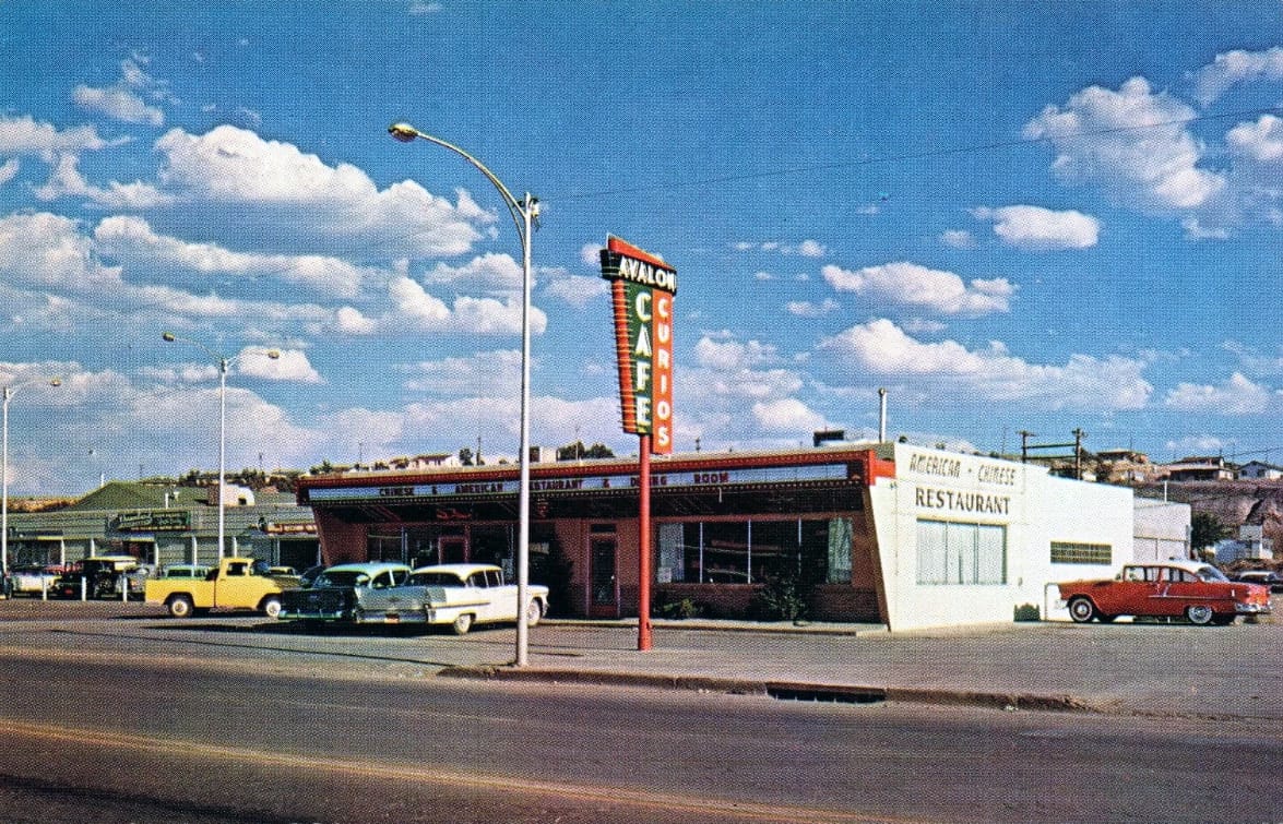 Neon Signs & Glass Facades: Googie And Modernist Restaurants In Vintage Postcards - 1950s-1960s 10 Captura de pantalla 2026 10 21 17.00.00