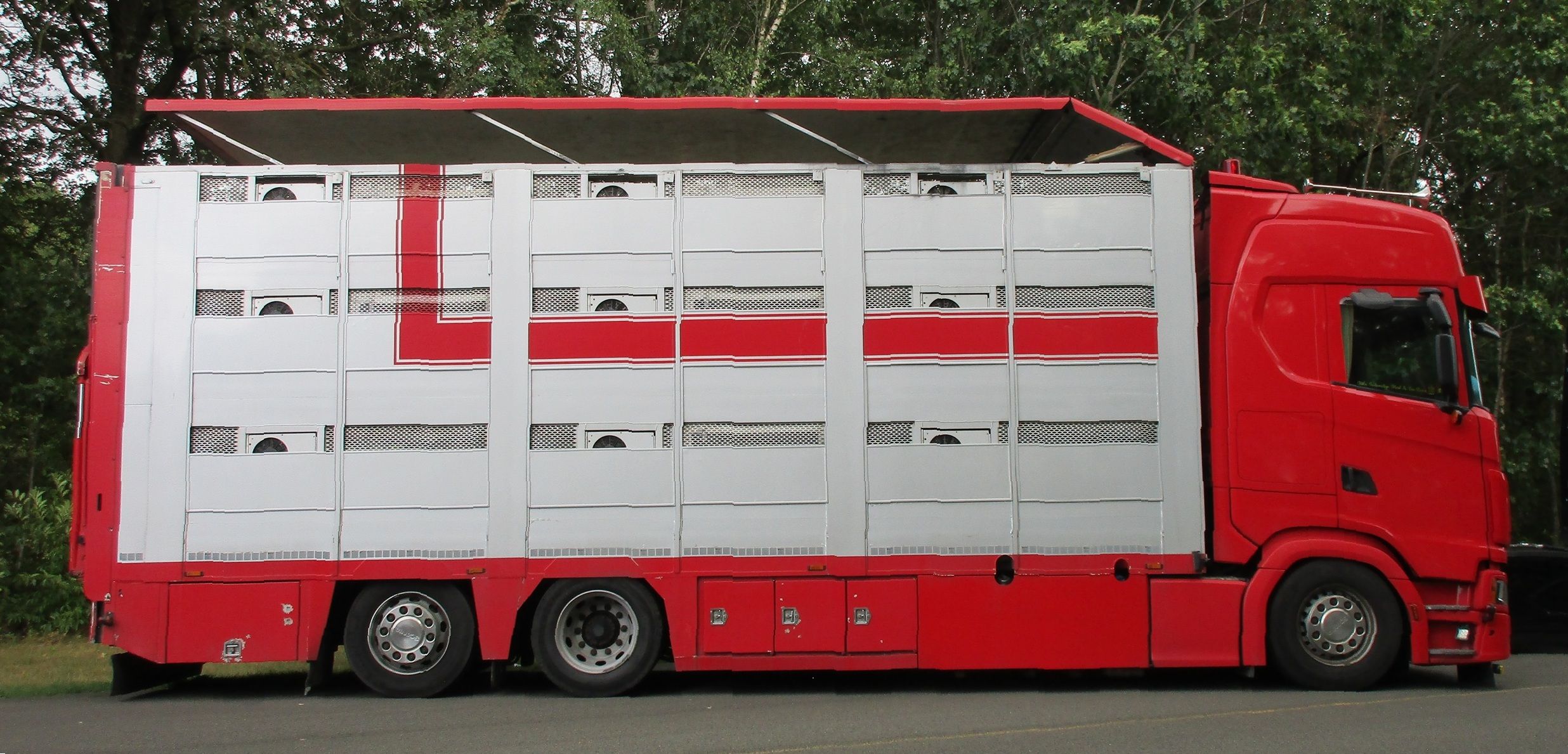 2018 Scania S500 6x2*4 Livestock Truck - A Triple-Decker With a Liftable Roof 2 Trucks@Twenthe 2026 - 2018 Scania S500 6x2*4 livestock truck, owned by Tijs Haarle - 2