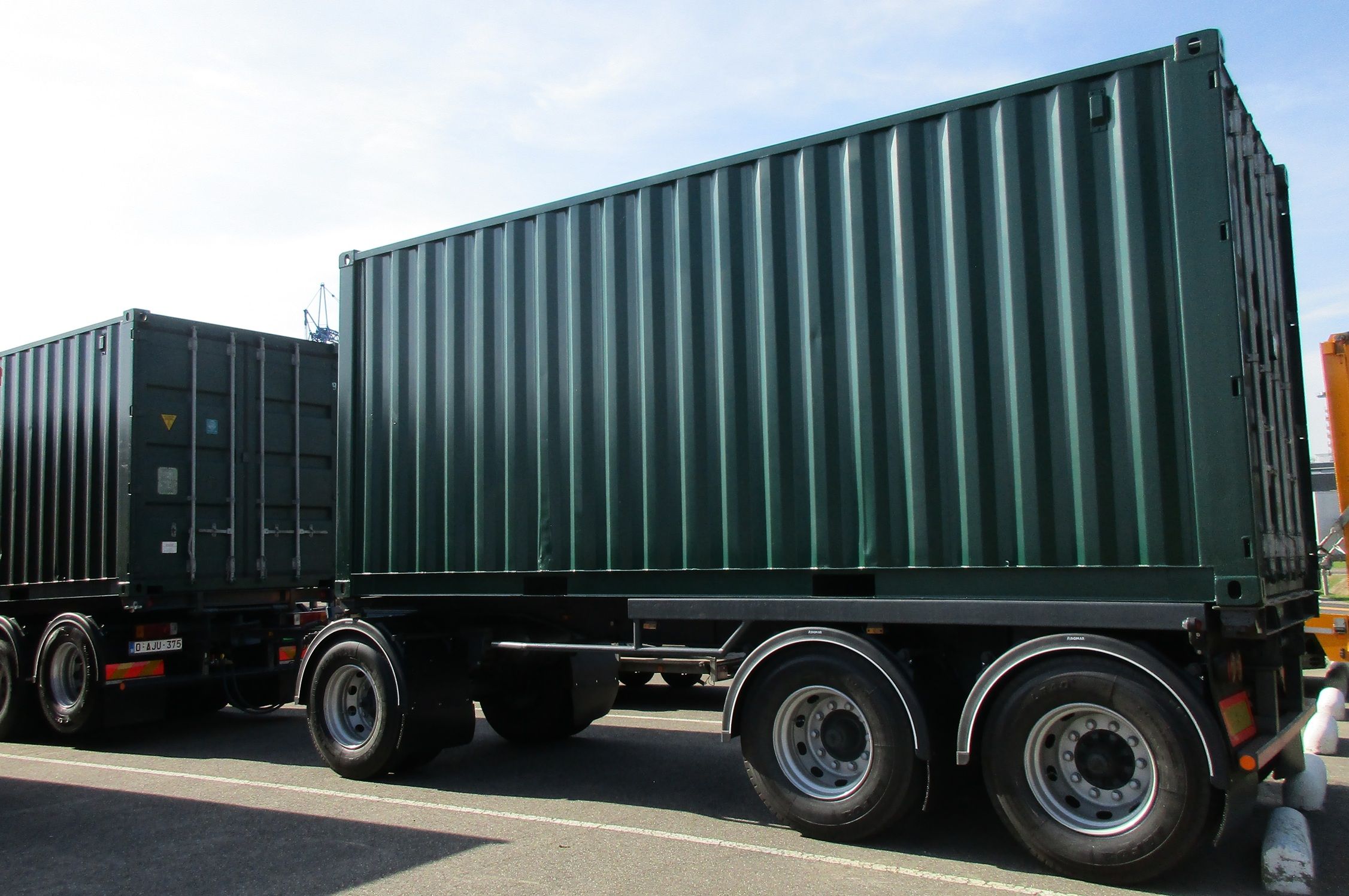 A Classic Shipping Container Combination - DAF in Full 13 Hart voor DAF dagen 2026 - DAF 3600 ATi Space Cab 8x2 truck with a DAF trailer, owned by Jelle Cattoor - 13