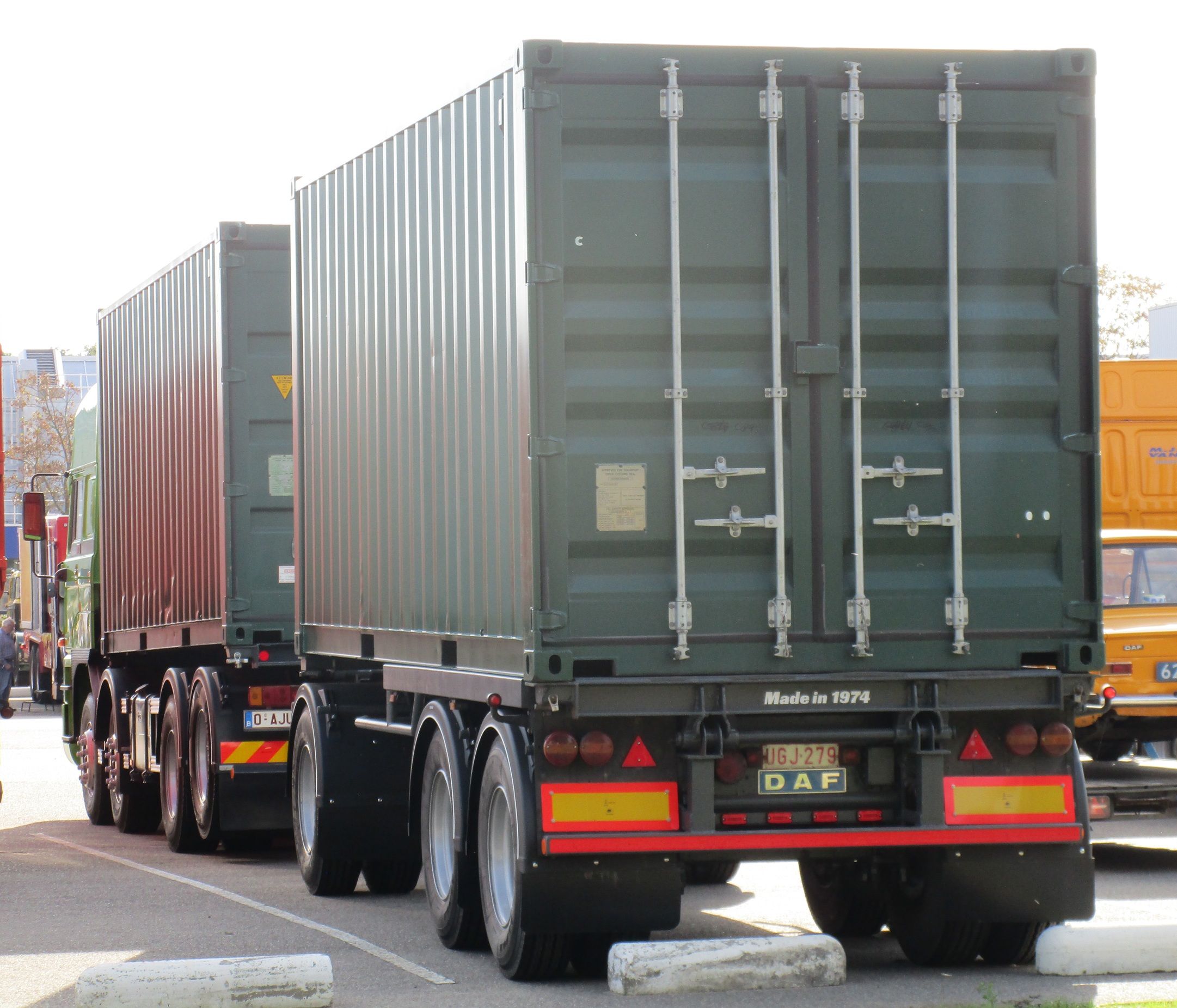 A Classic Shipping Container Combination - DAF in Full 15 Hart voor DAF dagen 2026 - DAF 3600 ATi Space Cab 8x2 truck with a DAF trailer, owned by Jelle Cattoor - 15