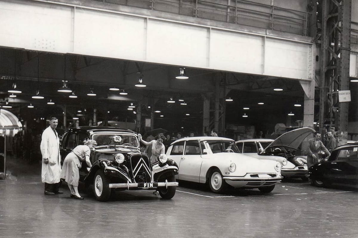 1966 Citroën ID 19 – The Stripper Goddess 6 LAATSTE TRACTION 1957 CITROEN ID19 LUXE