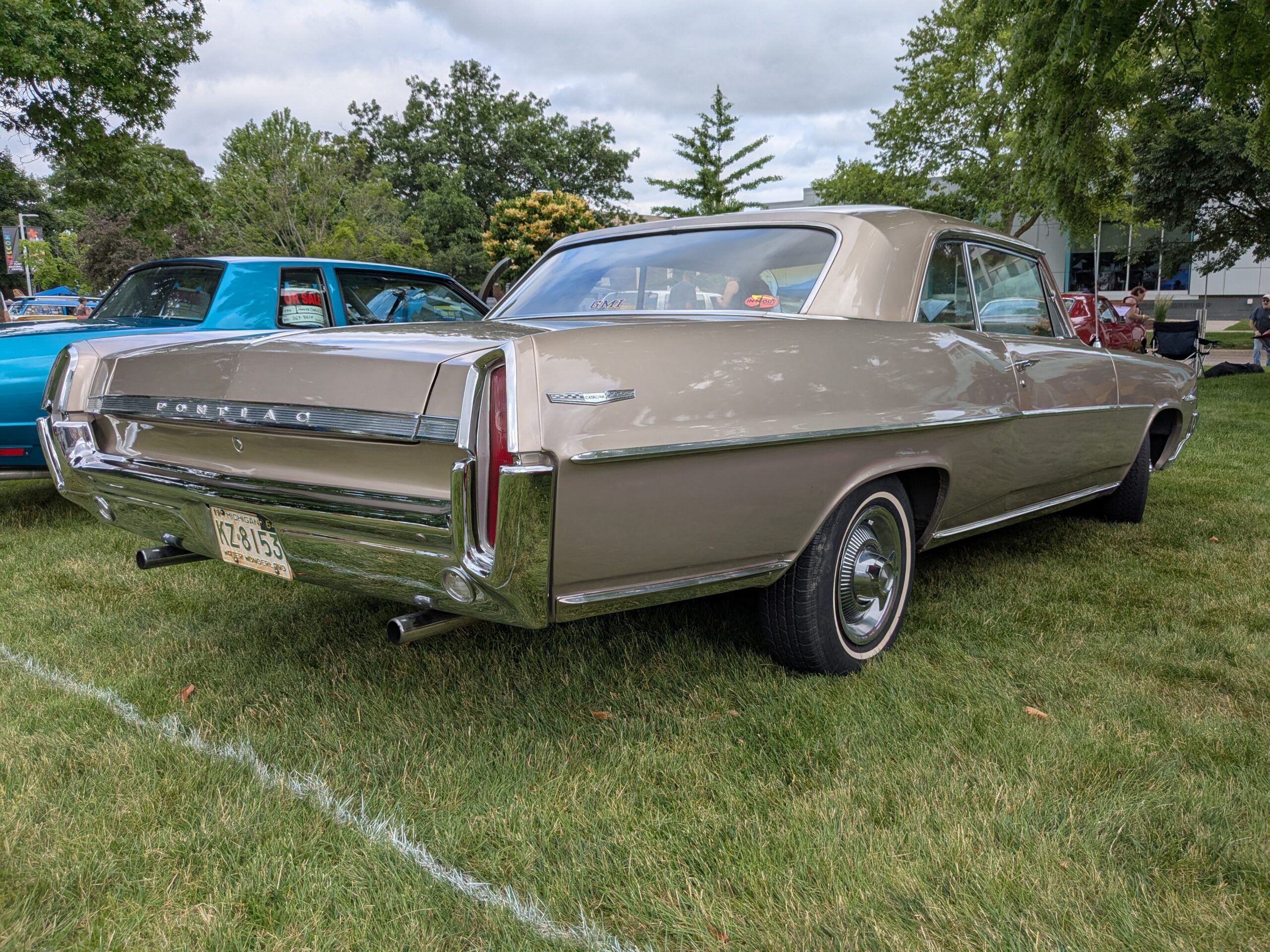 1964 Pontiac Catalina Ventura: When Choosing A Favorite Big Pontiac, Why Not A '64? 8 Passenger rear 3q picture of gold 1964 Pontiac Catalina Ventura