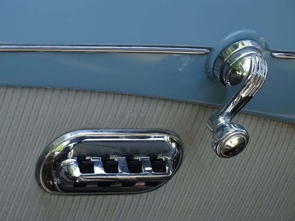 Screenshot 2026 10 25 at 11 55 15 1950 lincoln cosmopolitan JPEG Image 1920 × 1440 pixels — Scaled 50