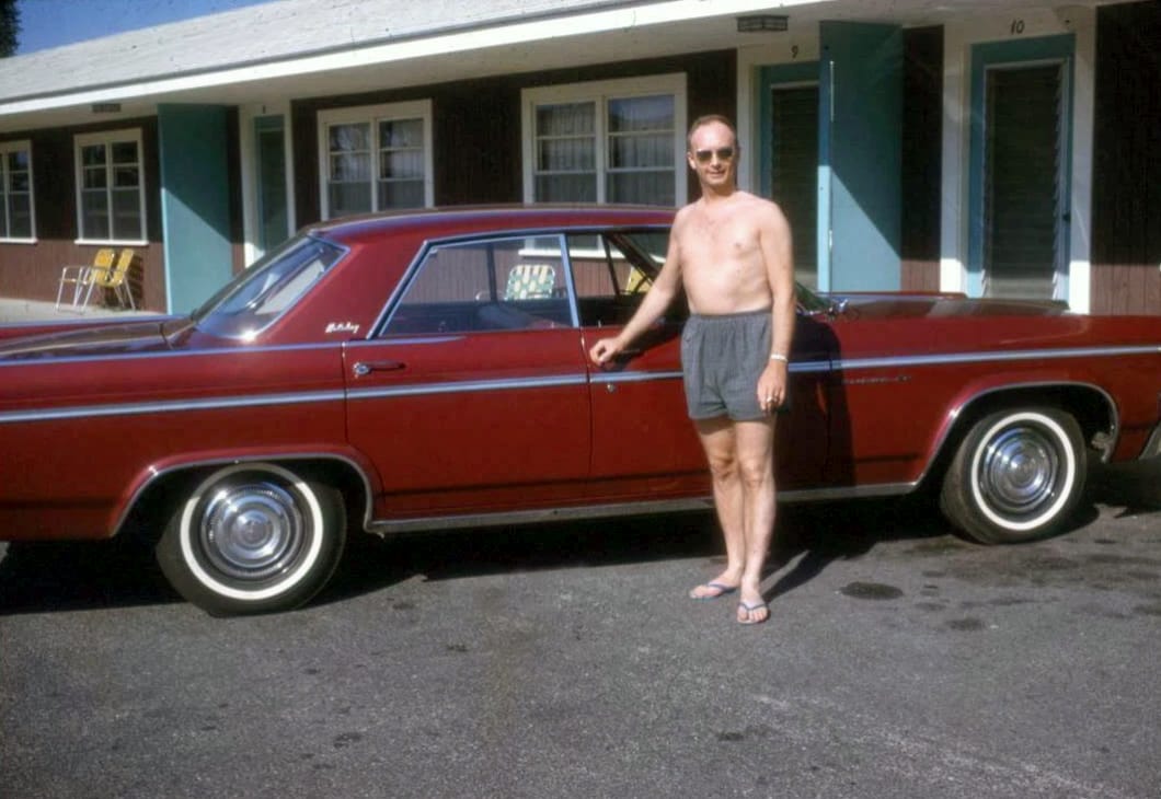 The Cars We Loved, and the People Who Drove Them: Vintage Photos 1960s–’70s 4 Screenshot 20260618 140125