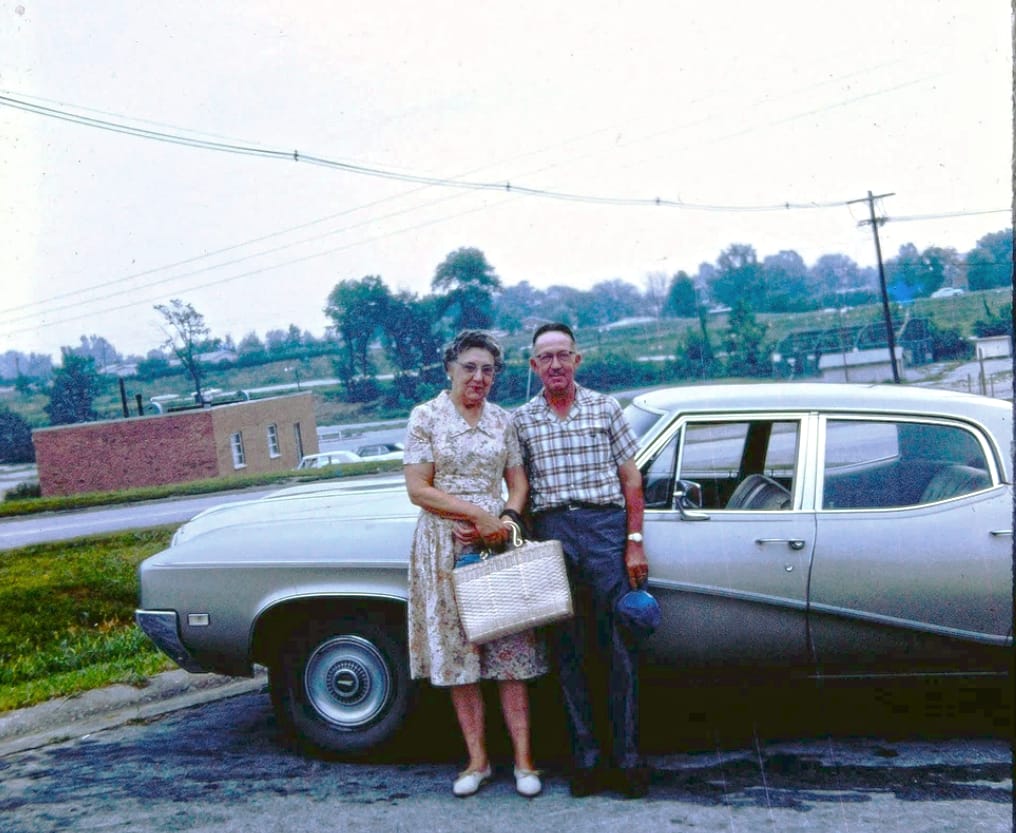 The Cars We Loved, and the People Who Drove Them: Vintage Photos 1960s–’70s 10 Screenshot 20260912 013436