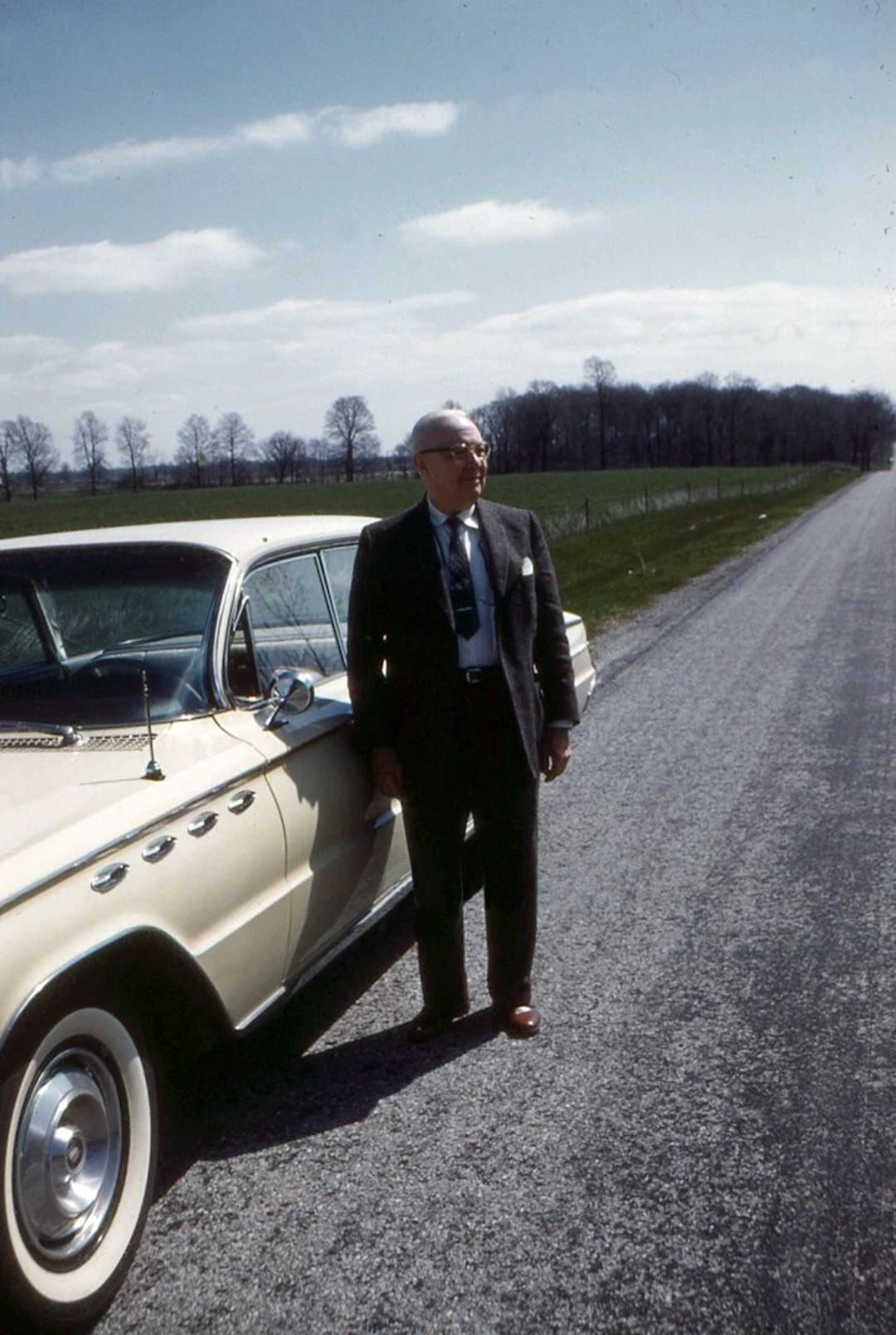 The Cars We Loved, and the People Who Drove Them: Vintage Photos 1960s–’70s 3 Screenshot 20260914 013308