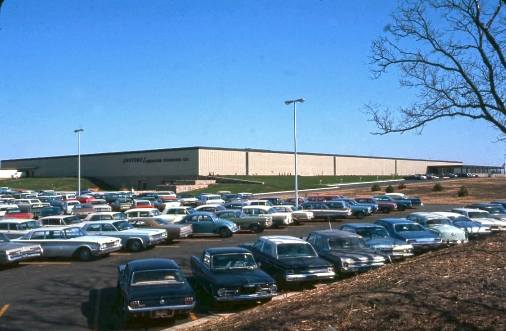 Classic Cars at Work: Vintage Photos Of Industrial Sites -- 1950s-1960s 14 Screenshot 20260926 234654