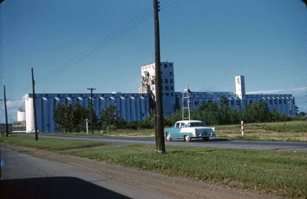 Classic Cars at Work: Vintage Photos Of Industrial Sites -- 1950s-1960s 9 Screenshot 20260927 210917