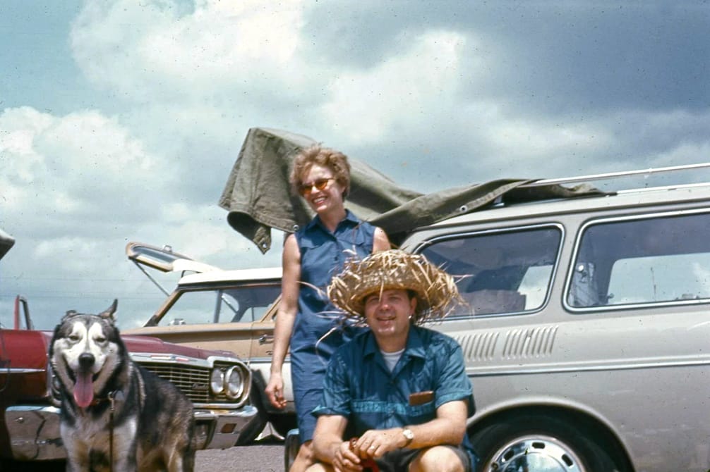 Classic Cars And Family Pets In Vintage Photos -- 1950s-1970s 12 Screenshot 20260928 004710
