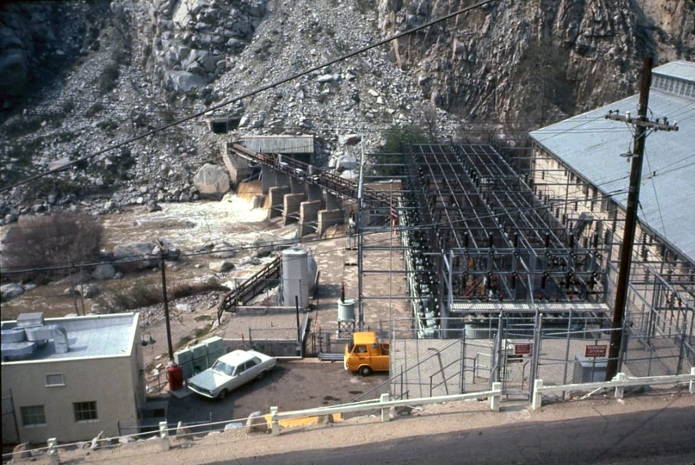 Classic Cars at Work: Vintage Photos Of Industrial Sites -- 1950s-1960s 11 Screenshot 20261006 195425