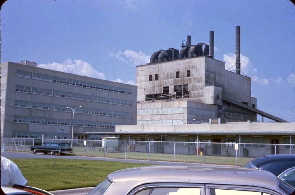 Classic Cars at Work: Vintage Photos Of Industrial Sites -- 1950s-1960s 12 Screenshot 20261006 195541