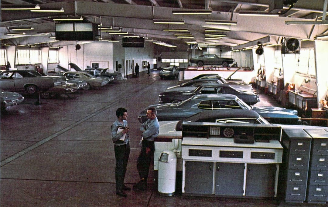 Pontiac's Best Years In Vintage Postcards -- 1960s-1970s 11 Screenshot 20261022 020738