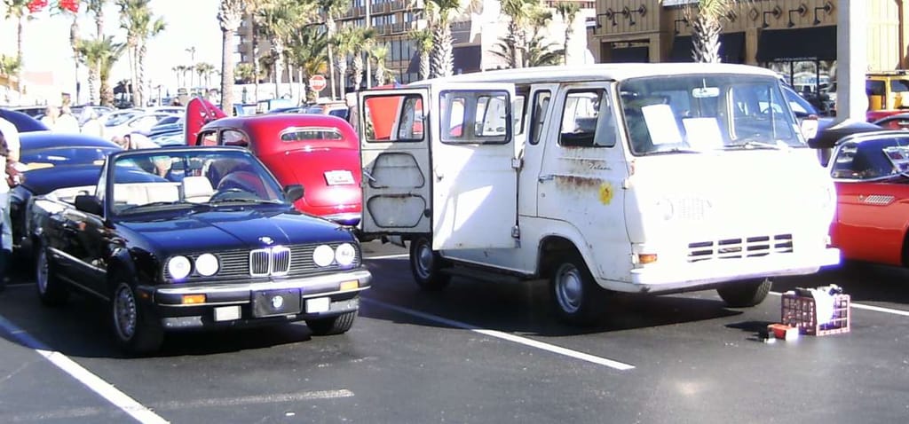 Curbside Classic: 1963 Ford Falcon Station Bus: A "Compact" Minivan 12 belaire plaza 0011