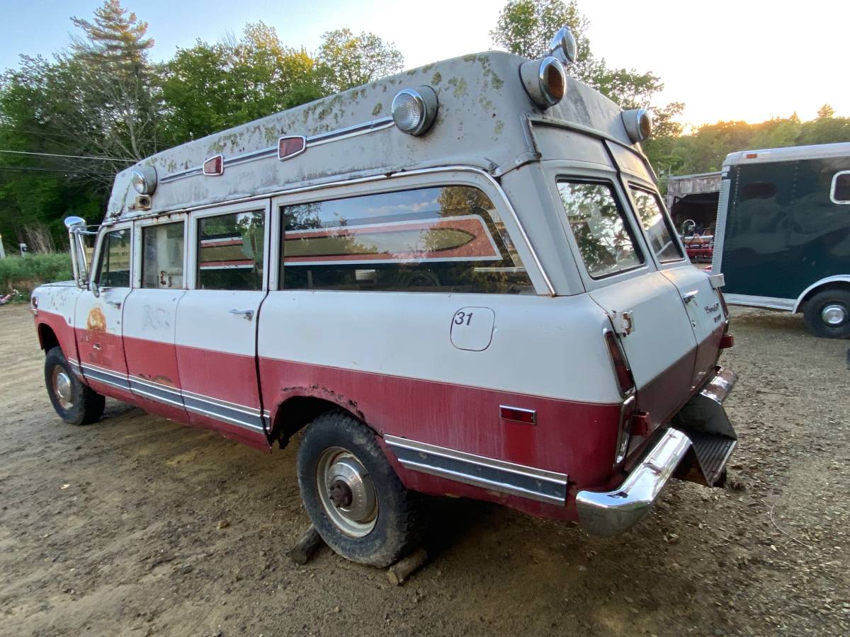 CC For Sale: 1970 International Travelall 4x4 4WD Springfield Ambulance - $3,250 - "Sold As Is, A (Rusty) Project, Not Running" 2 00O0O fHBUDkPW6xK 0CI0t2 1200x900