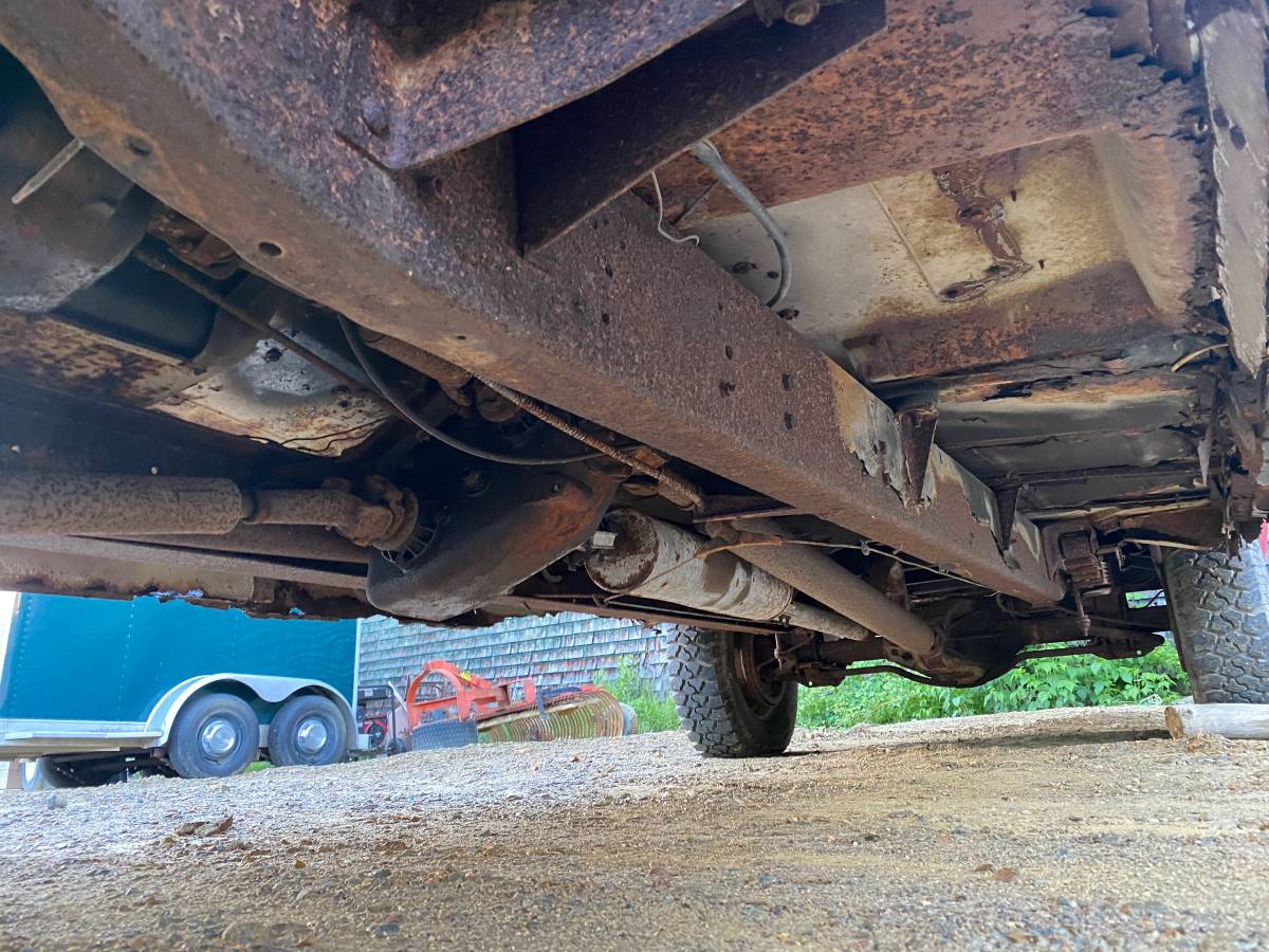 CC For Sale: 1970 International Travelall 4x4 4WD Springfield Ambulance - $3,250 - "Sold As Is, A (Rusty) Project, Not Running" 5 00n0n bmnTDGfz0UZ 0CI0t2 1200x900