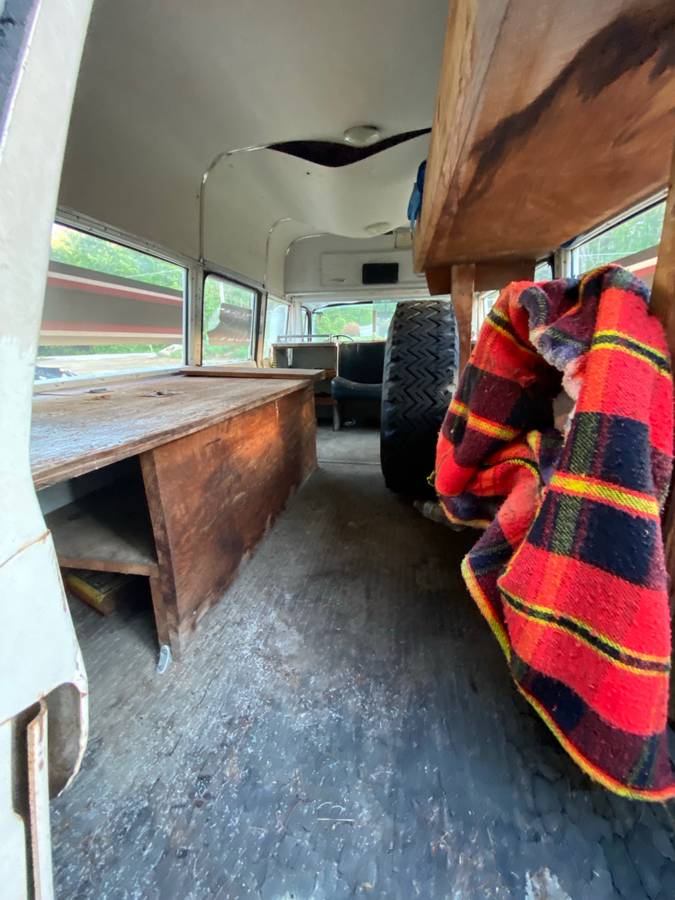 CC For Sale: 1970 International Travelall 4x4 4WD Springfield Ambulance - $3,250 - "Sold As Is, A (Rusty) Project, Not Running" 9 01111 2IOpAbJodFw 0t20CI 1200x900