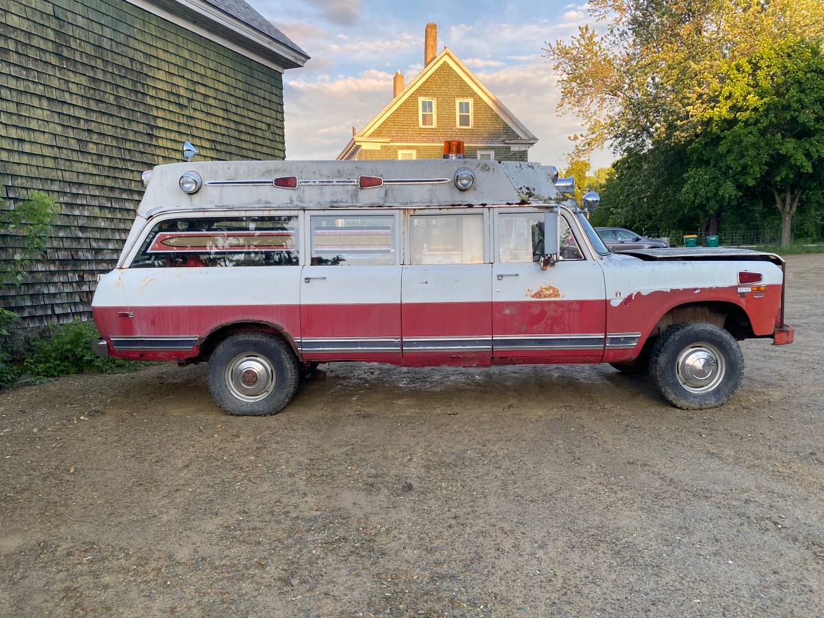 CC For Sale: 1970 International Travelall 4x4 4WD Springfield Ambulance - $3,250 - "Sold As Is, A (Rusty) Project, Not Running" 11 01515 a2CV6Zw3vM 0CI0t2 1200x900