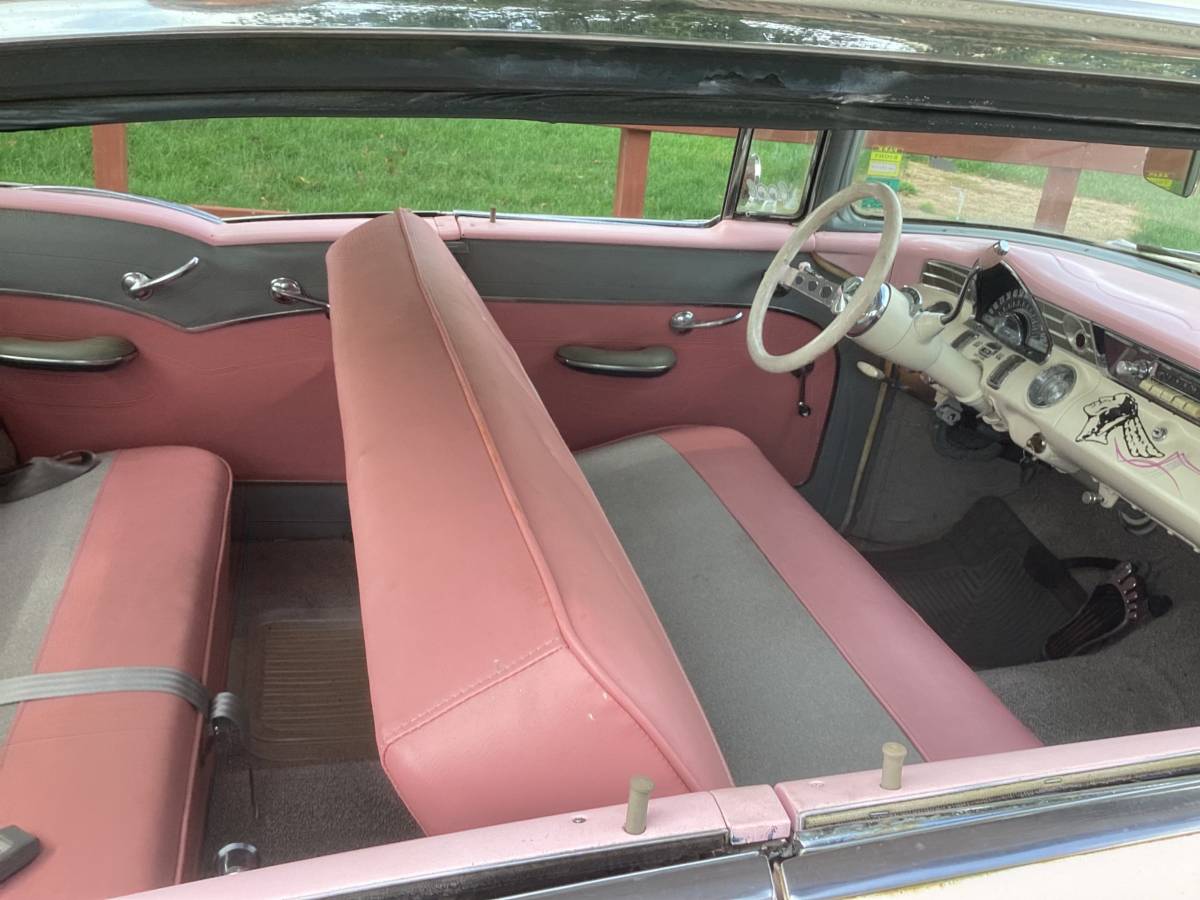 1956 Pontiac Chieftain Catalina 4-Door Hardtop: A Sweet Confection in Chrome, Cream, and Pink 7