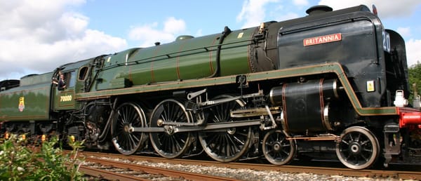 Trackside Classic: 1951 British Railways 7P Pacific No 70000 Britannia – Nationalised Pride 1 02