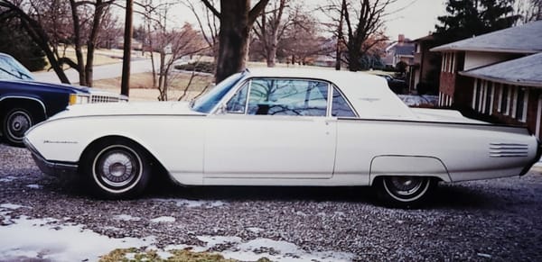 1961 Thunderbird 09