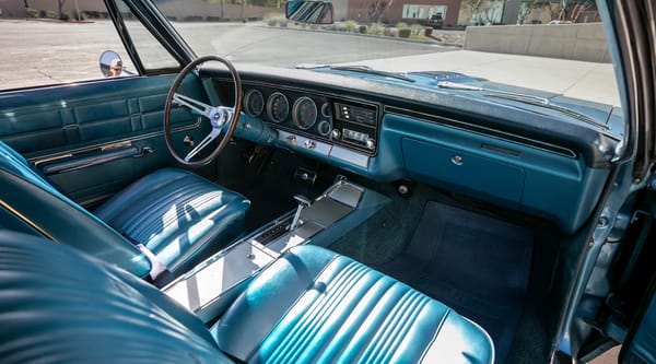 Vintage Car Life Review: 1967 Chevrolet Impala SS 427 – "A Family Car For A Swinging Family" 20 Dashboard of a 1967 Chevrolet Impala SS 427 with blue vinyl trim, viewed through the passenger door