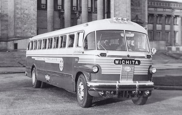 Bus Stop Classic: ACF-Brill IC 41 – Silver Screen Standout 5 acf-brillstoplight_zps955791ae