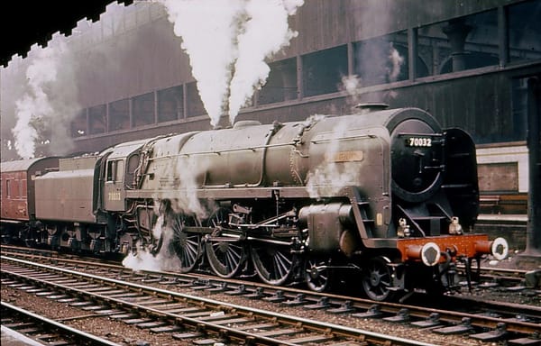 Trackside Classic: 1951 British Railways 7P Pacific No 70000 Britannia – Nationalised Pride 12 12