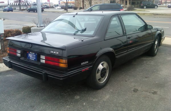 Curbside Classic: 1988 Buick LeSabre and LeSabre T-Type - The Strange Case Of Dr. Jekyll & Mr. Hyde 12 1986BuickLeSabreBlack04