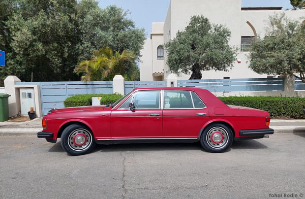 Red Rolls-Royce Silver Spirit II
