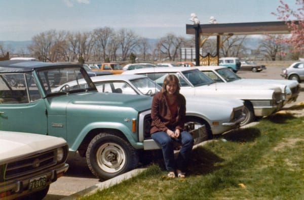 Vintage Snapshots: Early Jeep Adopters - 1950s-1970s 11 Captura de pantalla 2024 10 03 23.46.10